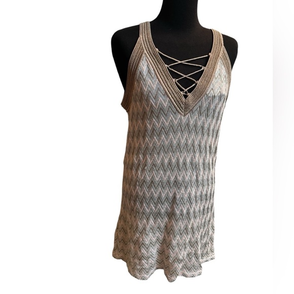 WHITE HOUSE BLACK MARKET Peach Gold Metallic V Neck Sleeveless Zigzag Tank EUC - Picture 9 of 15